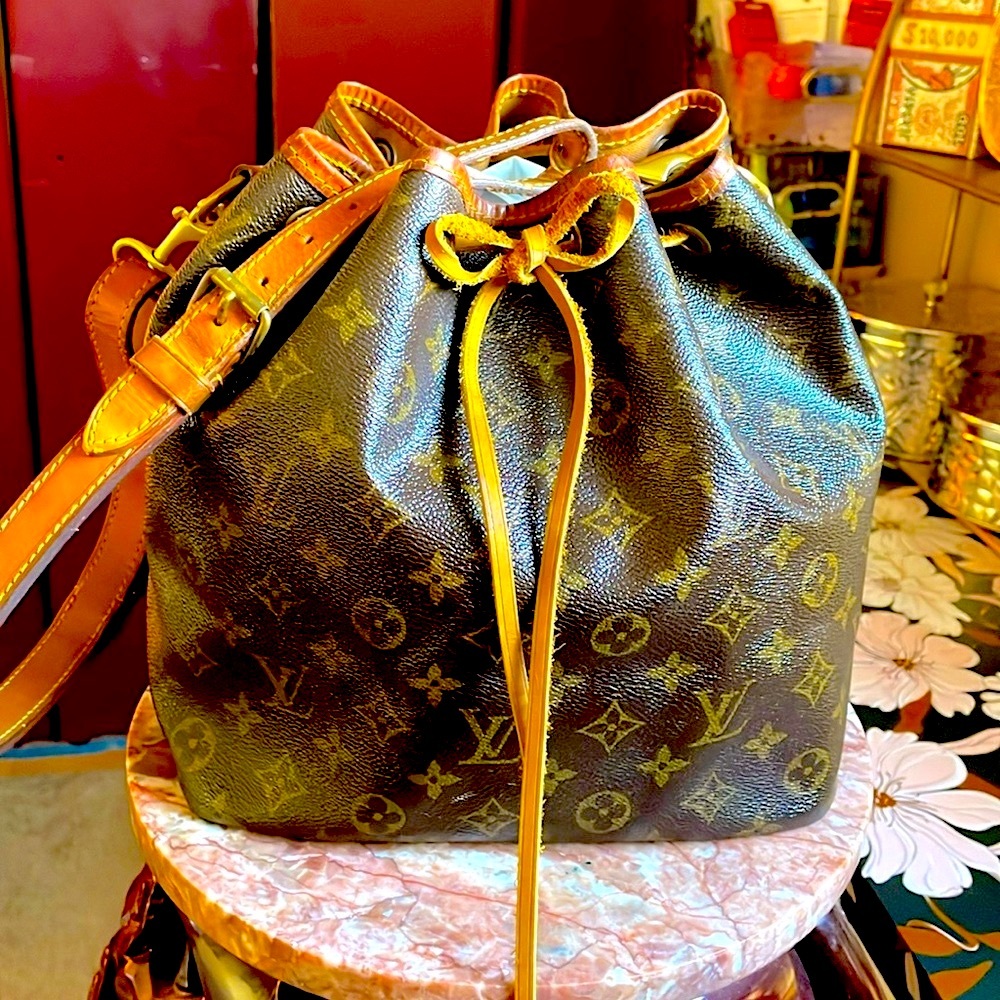 🔥🔥🔥HOT WINTER SALE🔥🔥🔥⚜️Louis Vuitton Petite Noe⚜️